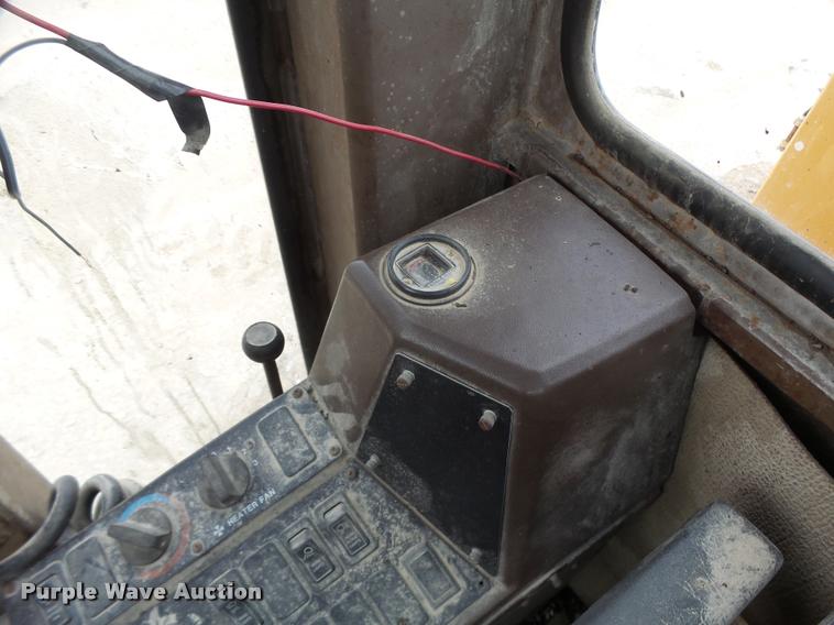 image for item K5595 1995 Champion 720A motor grader