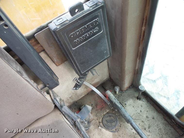 image for item K5595 1995 Champion 720A motor grader