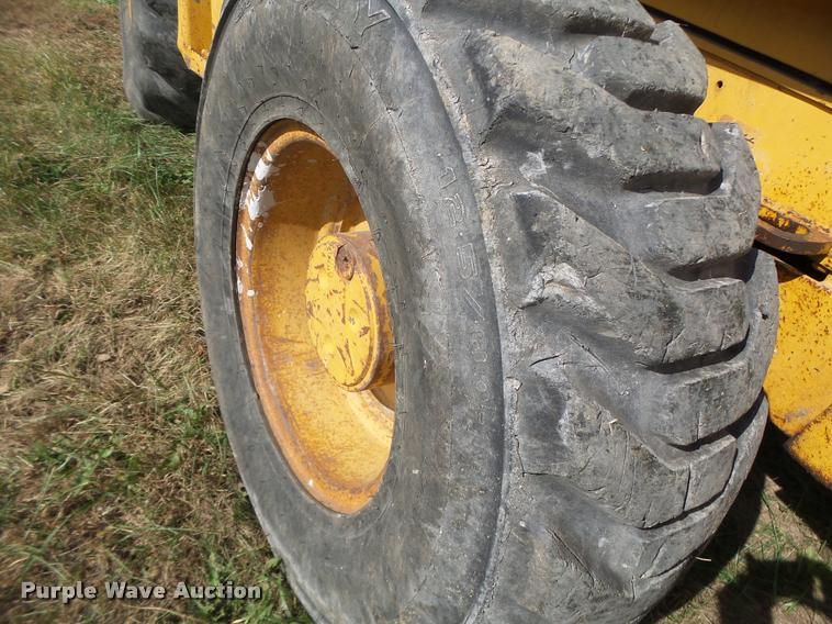 image for item K5603 2003 John Deere 410G backhoe