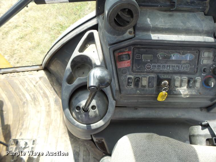 image for item K5603 2003 John Deere 410G backhoe