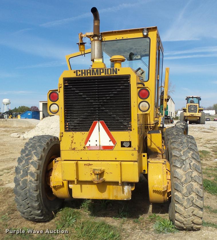 image for item K5604 1993 Champion 720A Series III motor grader