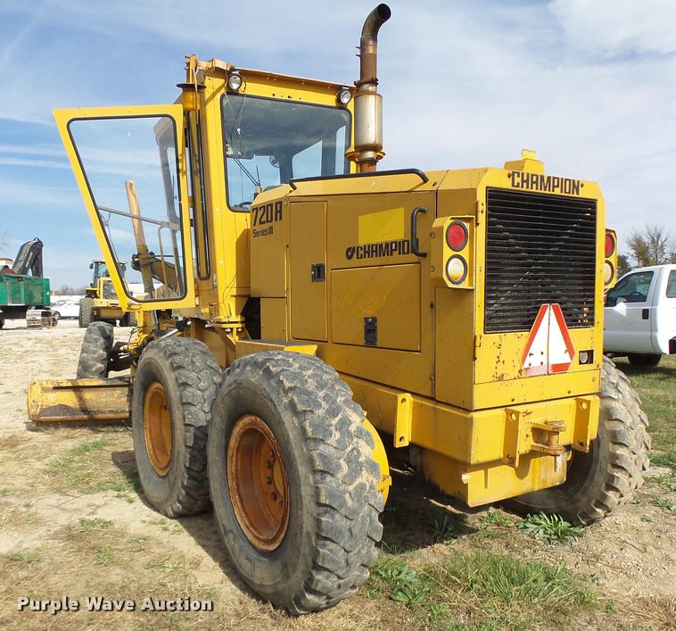 image for item K5604 1993 Champion 720A Series III motor grader
