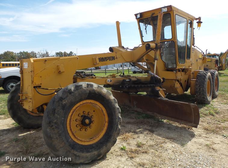 image for item K5604 1993 Champion 720A Series III motor grader