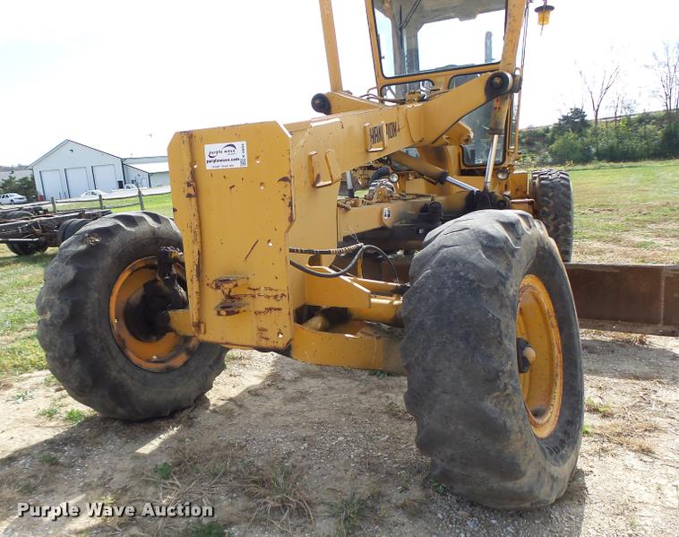 image for item K5604 1993 Champion 720A Series III motor grader