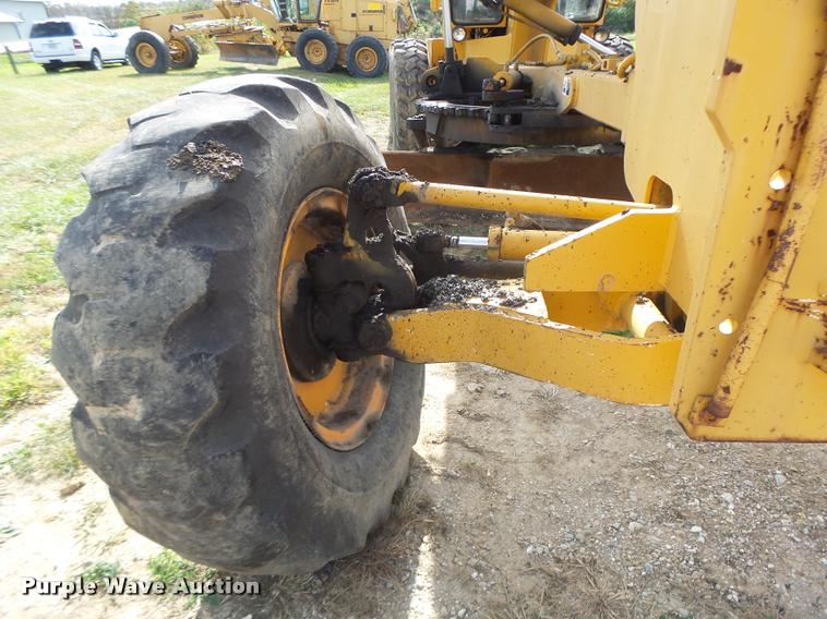image for item K5604 1993 Champion 720A Series III motor grader