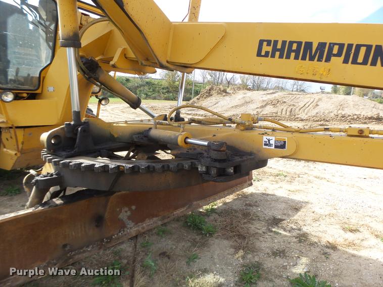 image for item K5604 1993 Champion 720A Series III motor grader
