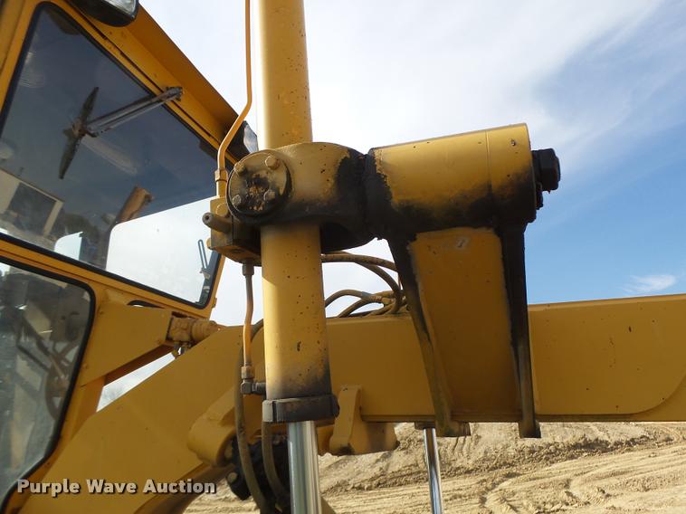 image for item K5604 1993 Champion 720A Series III motor grader