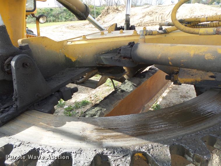 image for item K5604 1993 Champion 720A Series III motor grader