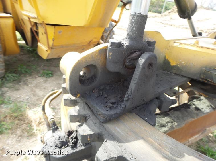 image for item K5604 1993 Champion 720A Series III motor grader