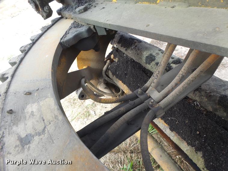 image for item K5604 1993 Champion 720A Series III motor grader