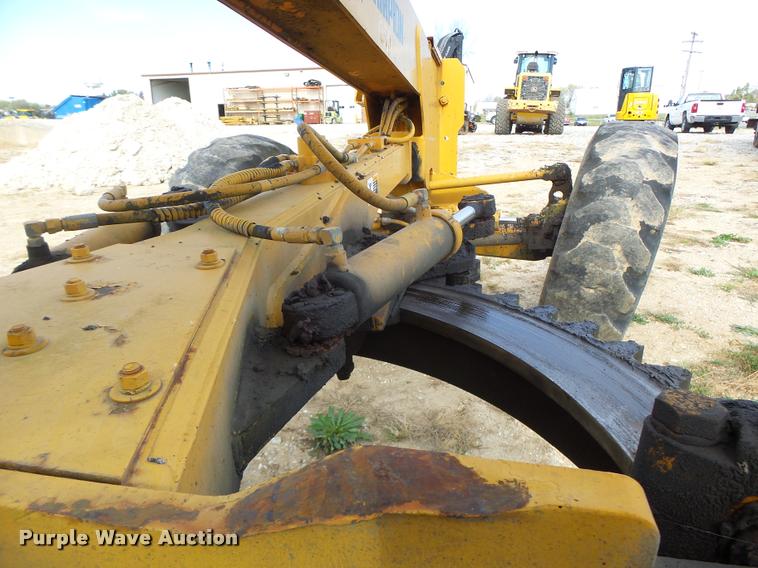 image for item K5604 1993 Champion 720A Series III motor grader