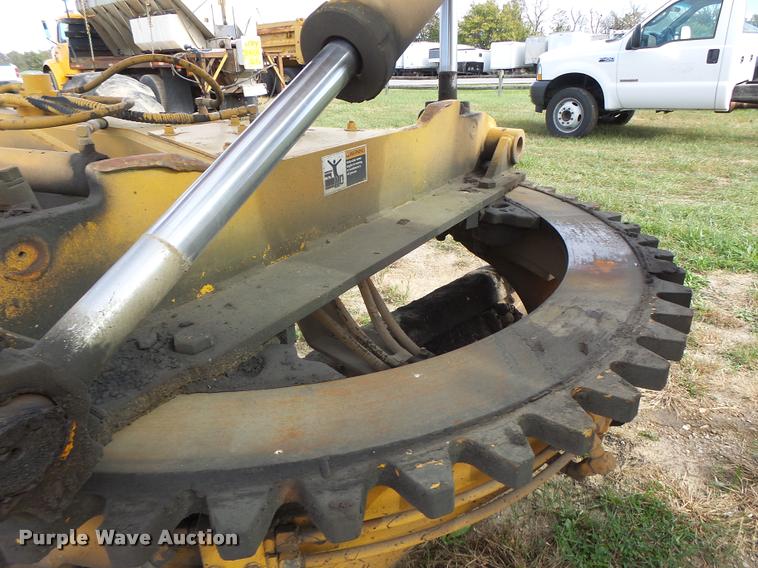 image for item K5604 1993 Champion 720A Series III motor grader