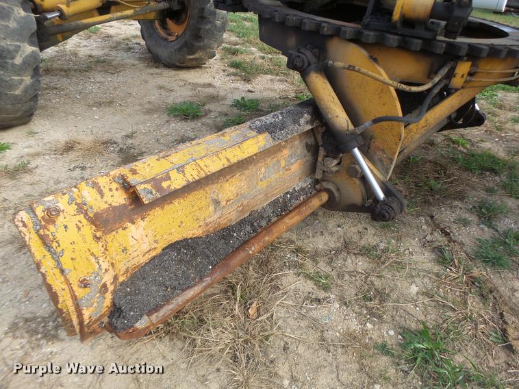 image for item K5604 1993 Champion 720A Series III motor grader