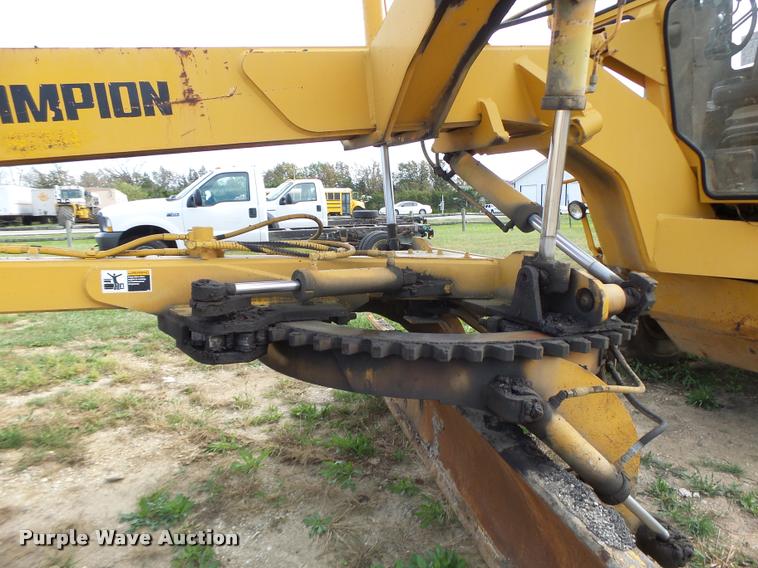 image for item K5604 1993 Champion 720A Series III motor grader