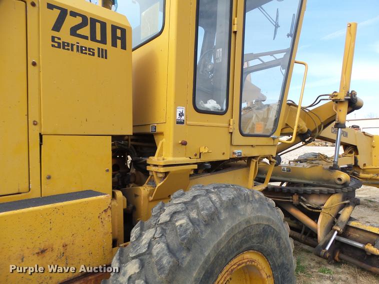 image for item K5604 1993 Champion 720A Series III motor grader