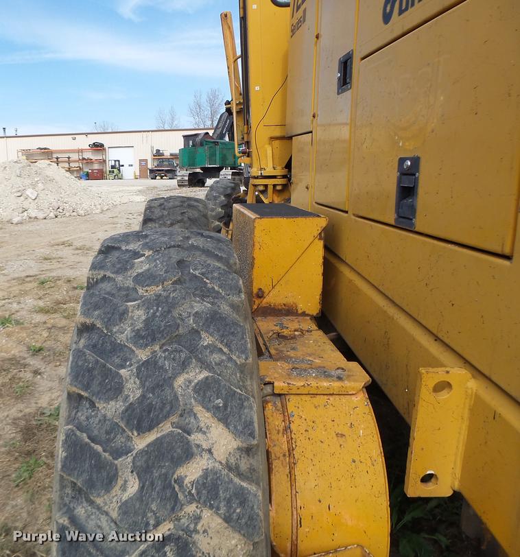 image for item K5604 1993 Champion 720A Series III motor grader