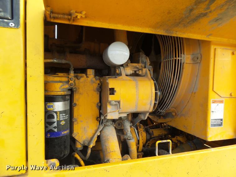 image for item K5604 1993 Champion 720A Series III motor grader