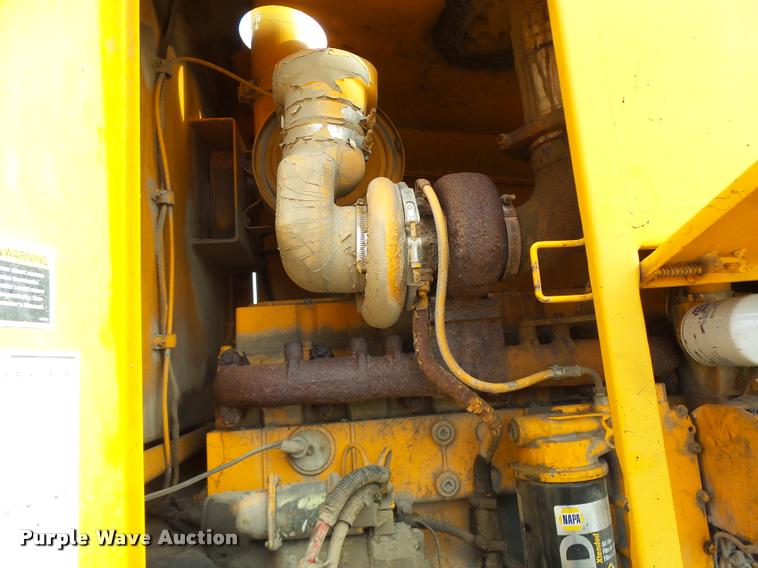 image for item K5604 1993 Champion 720A Series III motor grader