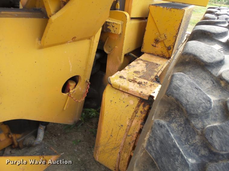 image for item K5604 1993 Champion 720A Series III motor grader