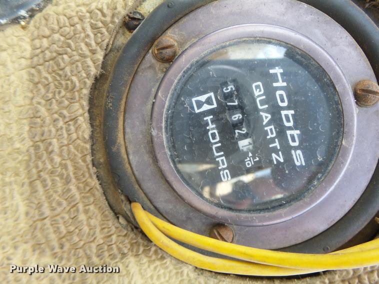 image for item K5604 1993 Champion 720A Series III motor grader