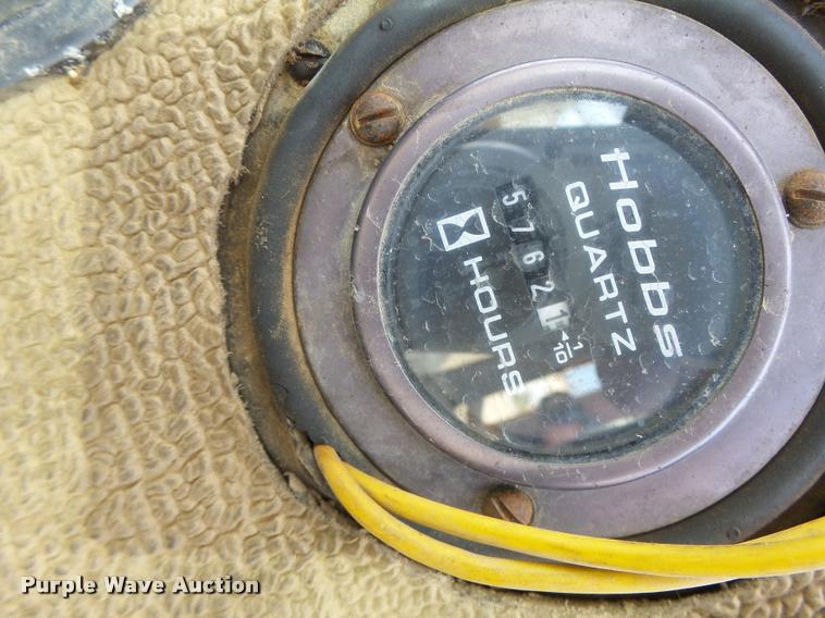 image for item K5604 1993 Champion 720A Series III motor grader