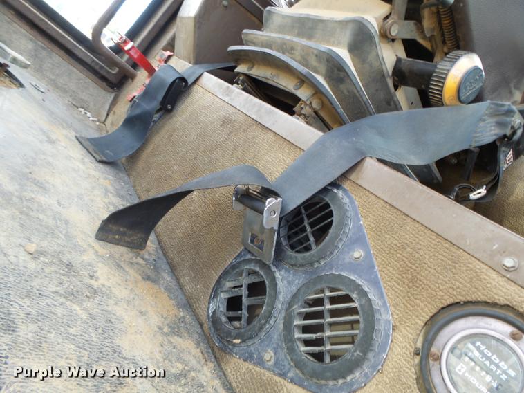 image for item K5604 1993 Champion 720A Series III motor grader