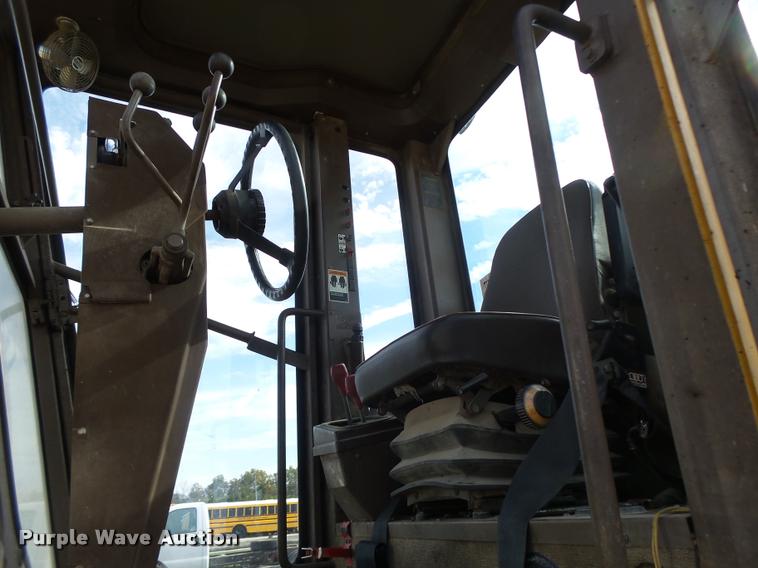 image for item K5604 1993 Champion 720A Series III motor grader