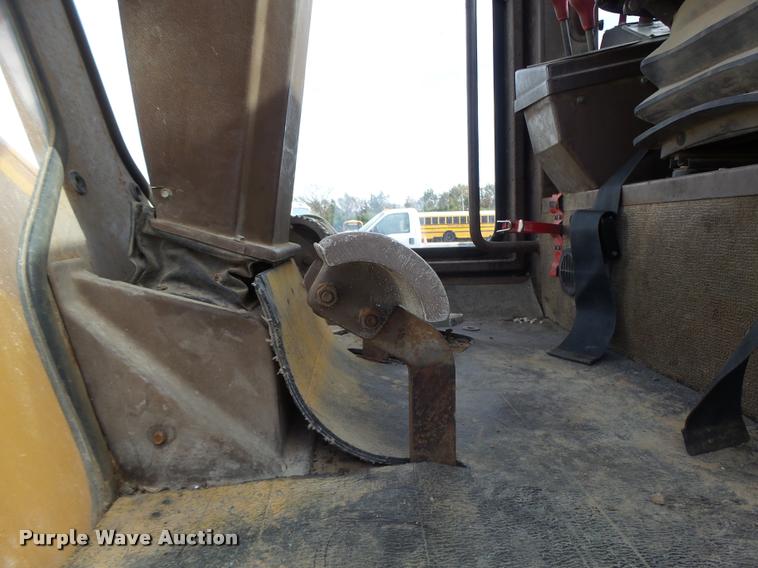 image for item K5604 1993 Champion 720A Series III motor grader