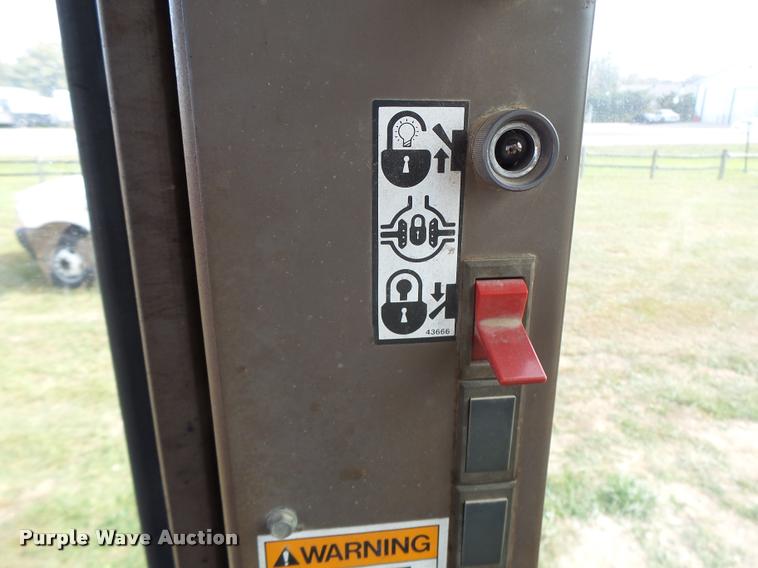 image for item K5604 1993 Champion 720A Series III motor grader