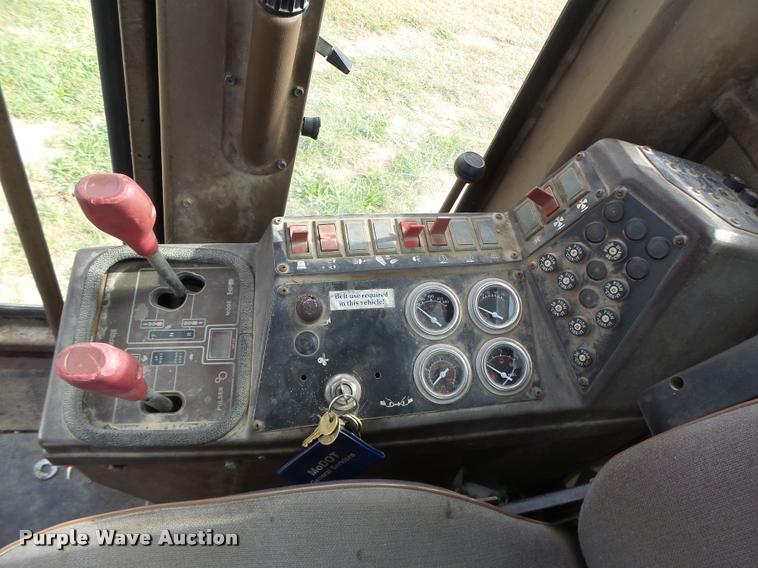 image for item K5604 1993 Champion 720A Series III motor grader