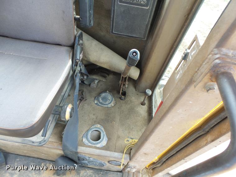 image for item K5604 1993 Champion 720A Series III motor grader