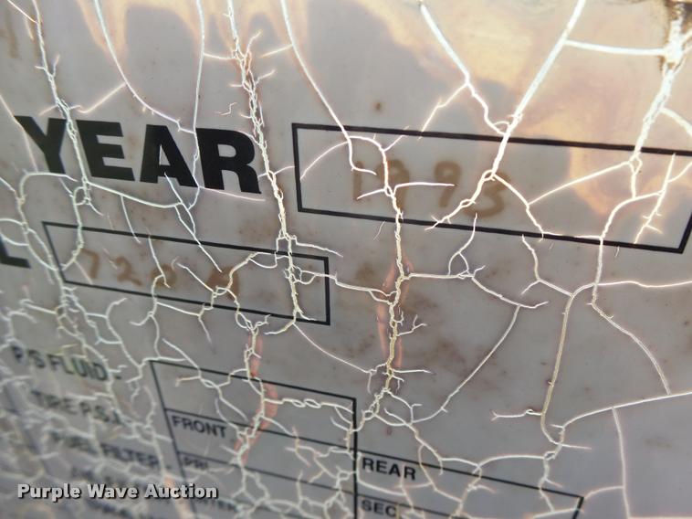 image for item K5604 1993 Champion 720A Series III motor grader