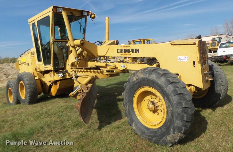 image for item K5605 1995 Champion 720A Series III motor grader