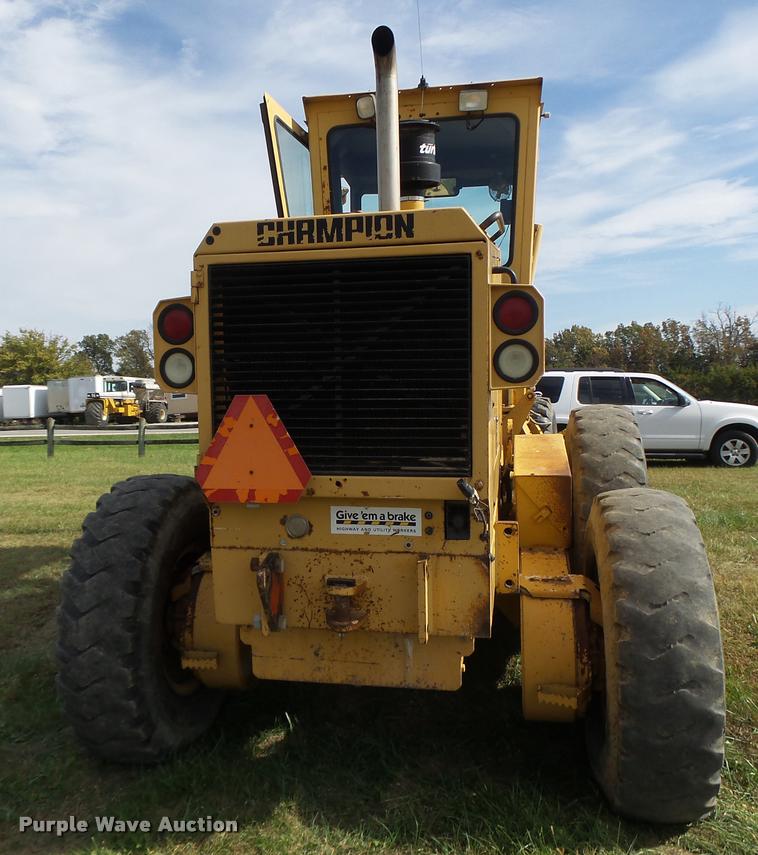 image for item K5605 1995 Champion 720A Series III motor grader