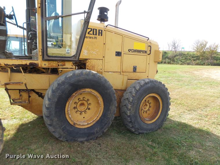 image for item K5605 1995 Champion 720A Series III motor grader