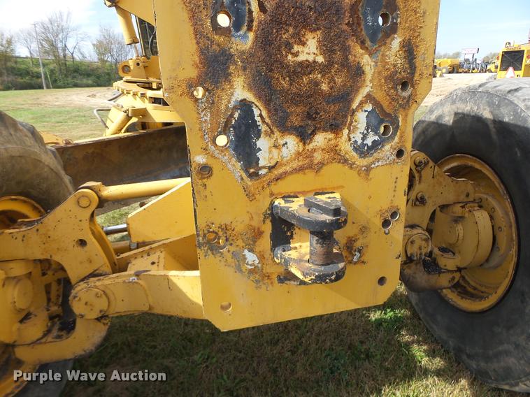 image for item K5605 1995 Champion 720A Series III motor grader