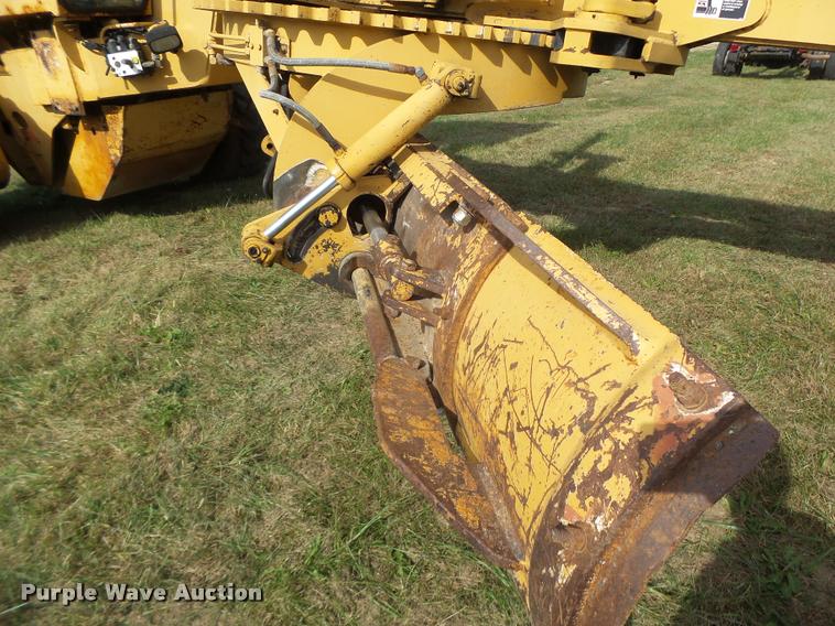 image for item K5605 1995 Champion 720A Series III motor grader