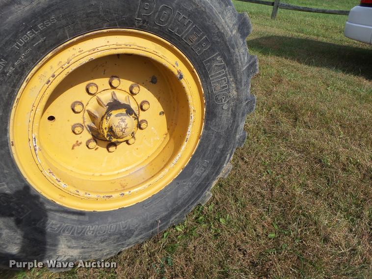 image for item K5605 1995 Champion 720A Series III motor grader