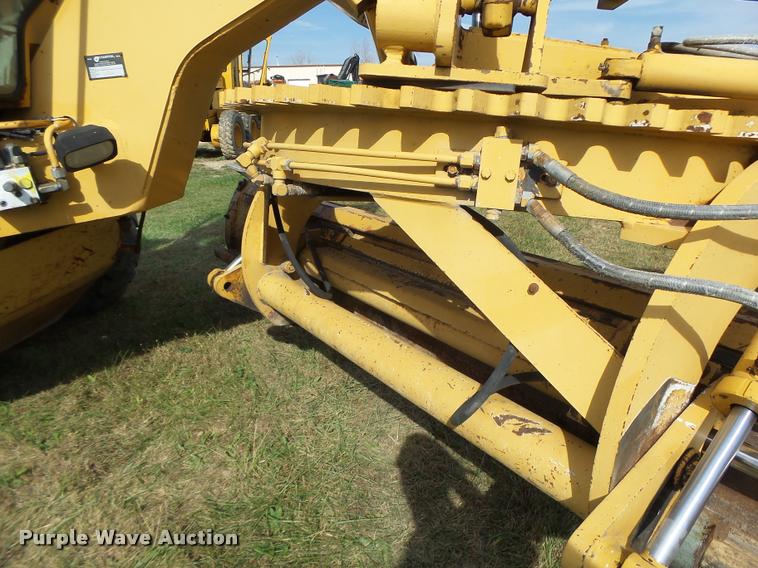 image for item K5605 1995 Champion 720A Series III motor grader