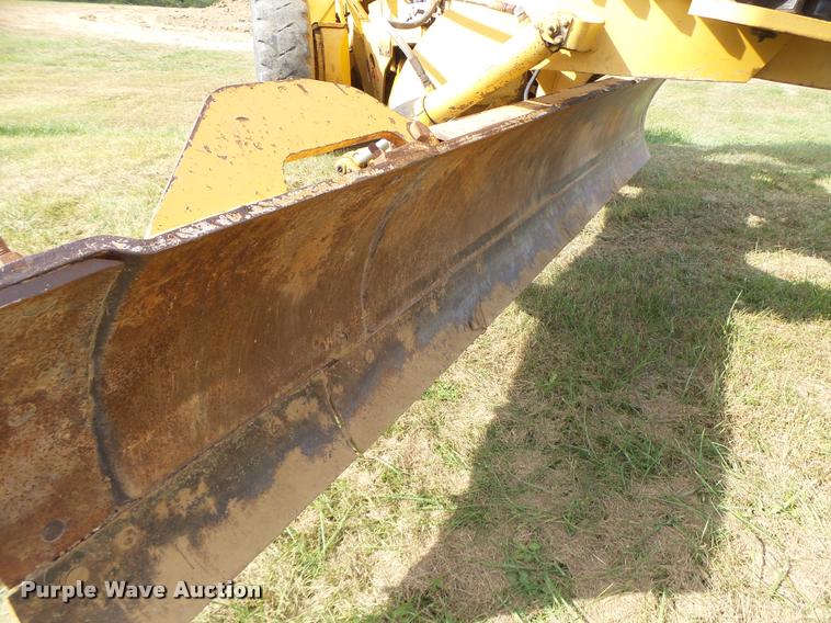 image for item K5605 1995 Champion 720A Series III motor grader