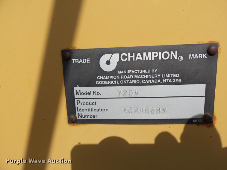 image for item K5605 1995 Champion 720A Series III motor grader