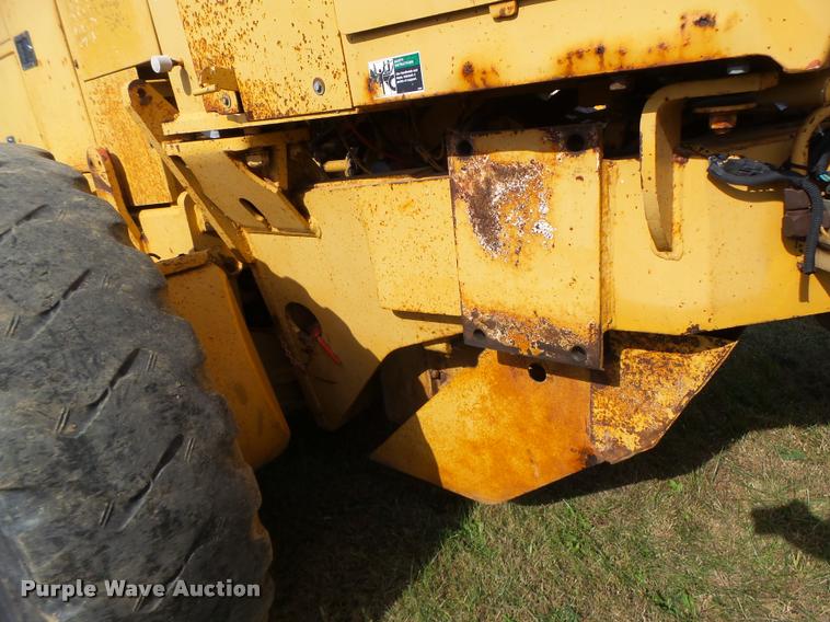 image for item K5605 1995 Champion 720A Series III motor grader