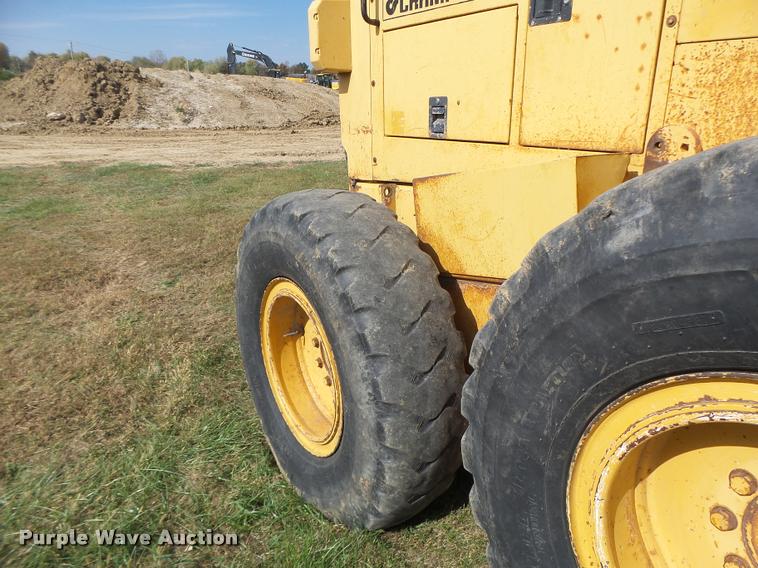 image for item K5605 1995 Champion 720A Series III motor grader