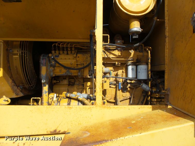 image for item K5605 1995 Champion 720A Series III motor grader