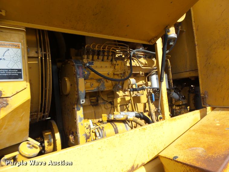 image for item K5605 1995 Champion 720A Series III motor grader