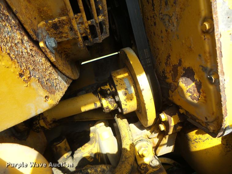 image for item K5605 1995 Champion 720A Series III motor grader