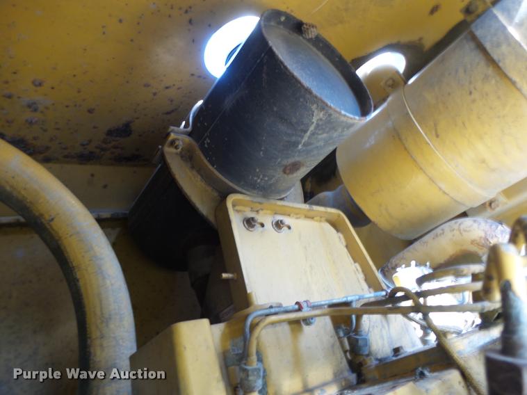 image for item K5605 1995 Champion 720A Series III motor grader