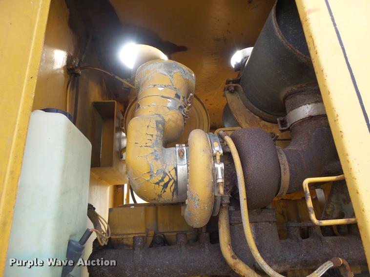 image for item K5605 1995 Champion 720A Series III motor grader