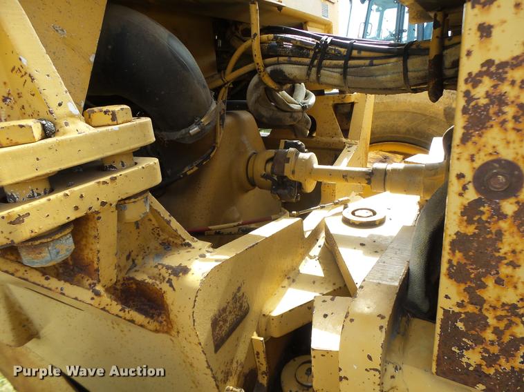 image for item K5605 1995 Champion 720A Series III motor grader