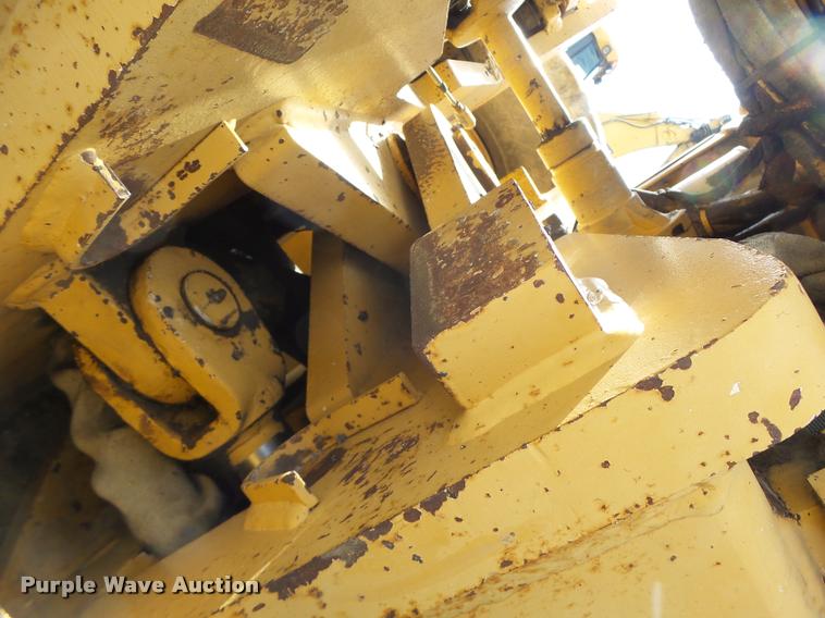 image for item K5605 1995 Champion 720A Series III motor grader